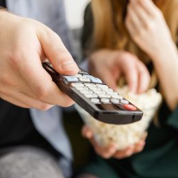 Comment s'équiper en télévision dans une maison de vacances ?