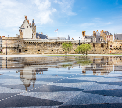 Découvrez notre service de conciergerie en Pays de la Loire et profitez de la gestion locative par hoomy