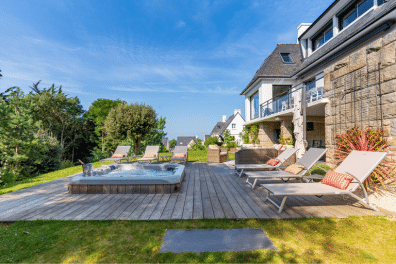 Villa avec jacuzzi, face à la mer, à Fréhel